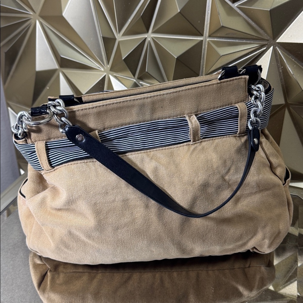 Miche‎ Tan Handbag with Black and White Bow - Picture 3 of 8